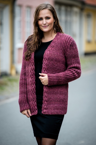 1516 - Jakke med snoning i forkanterne i Mayflower Da Capo