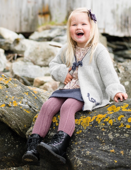 Opskrift fra DU STORE ALPAKKA fra bogen "I all enkelhet" - Design 01 Kjærlighetsjakke