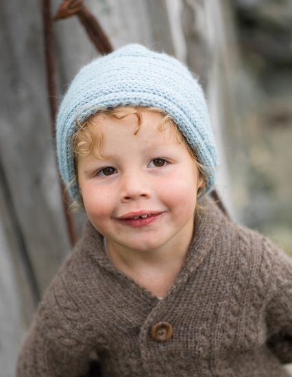 Opskrift fra DU STORE ALPAKKA fra bogen "I all enkelhet" - Design 14 Lue på tvers