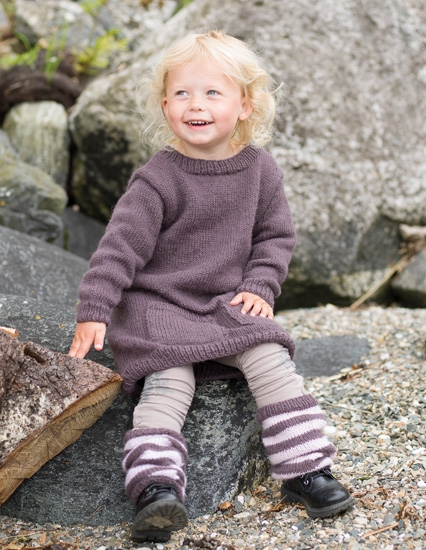 Opskrift fra DU STORE ALPAKKA fra bogen "I all enkelhet" - Design 05 
Høstkjole