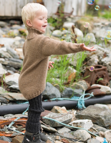 Opskrift fra DU STORE ALPAKKA fra bogen "I all enkelhet" - Design 10 og 11 Sidrompagenser og gamasjebukser