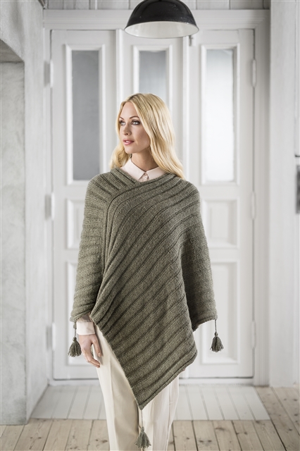 Opskrift fra DU STORE ALPAKKA fra hæftet Maskerader MR33 - Design 3308 - Poncho