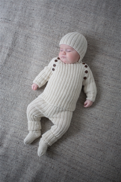 Opskrift fra DU STORE ALPAKKA fra hæftet Maskerader MR32 - Design 3202 - BABYSETT