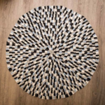 Moderne multifarvet tæppe i Mayflower Ribbon